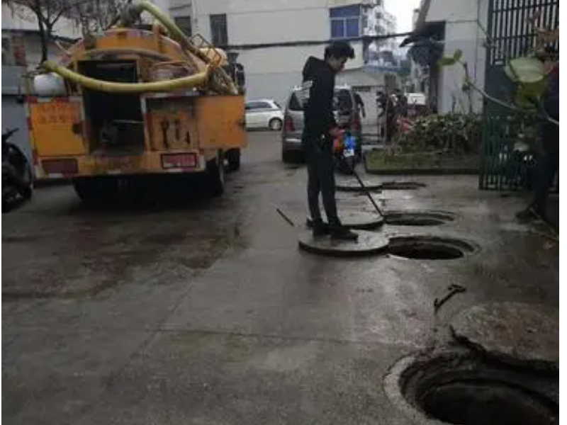 戚墅堰潞城管道疏通上下水管安装维修疏通马桶清理污泥
